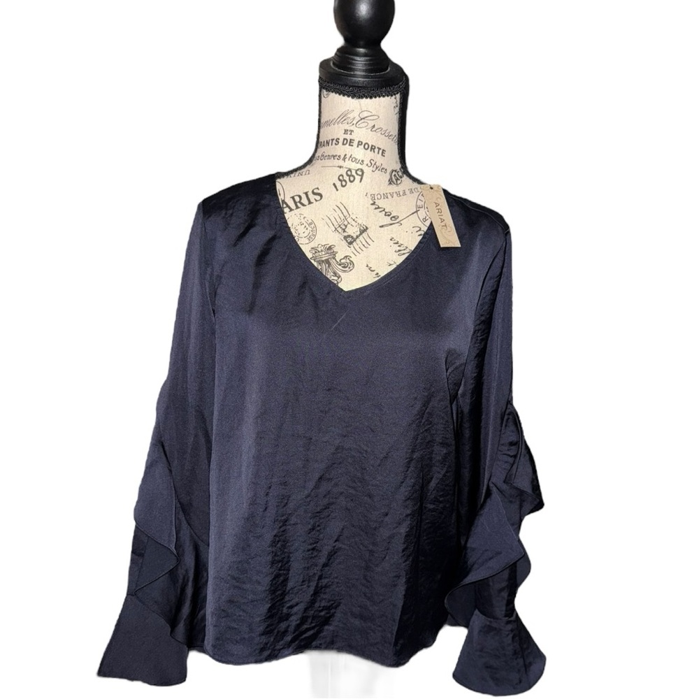 NWT ARIAT BLOUSE